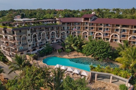 Safari v přírodní rezervaci Selous a pláže Zanzibaru