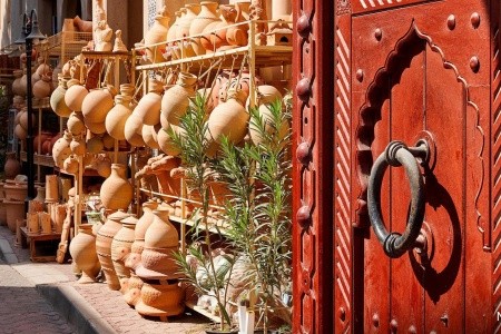 Poznávací zájezd po Ománu s návštěvou historických památek a přírodních krás.