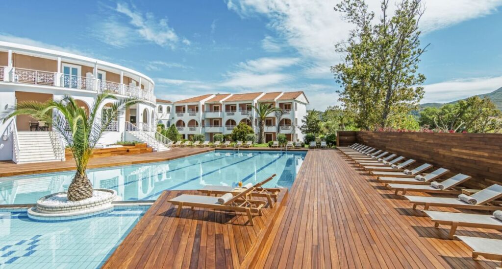 Hotel Bitzaro Palace v Kalamaki s výhledem na zahrady