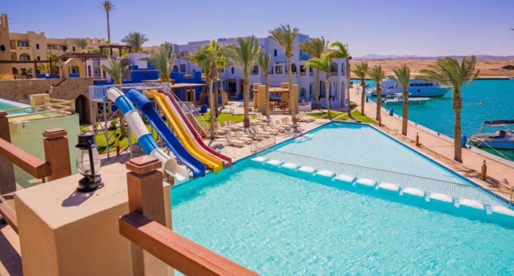 Hotel Marina Lodge u pláže v letovisku Port Ghalib