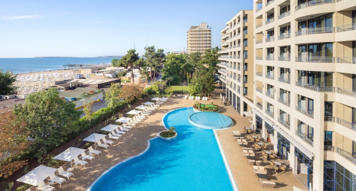 Hotel Four Points by Sheraton u pláže v letovisku Slunečné Pobřeží.