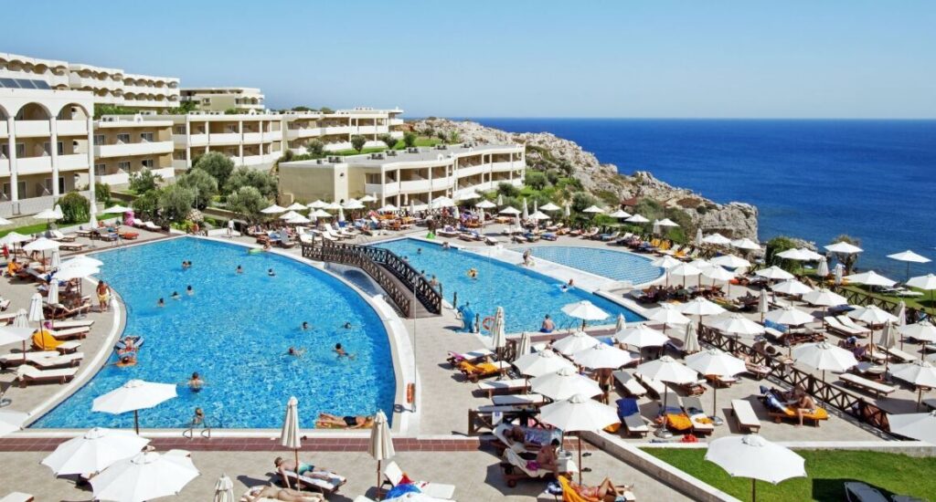 Hotel Kalithea Horizon Royal s výhledem na moře na ostrově Rhodos.