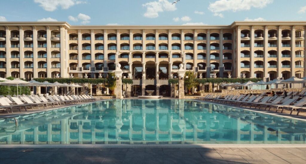 Luxusní Astor Garden Hotel blízko pláže