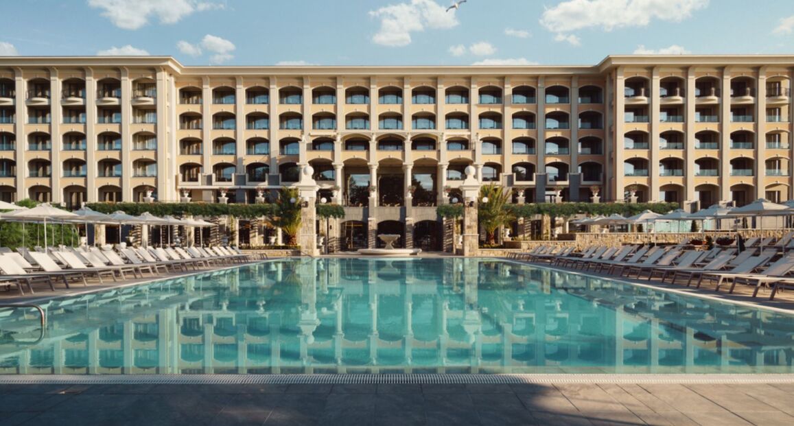 Luxusní Astor Garden Hotel blízko pláže