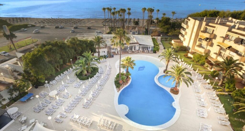 Hotel THB Sa Coma Platja blízko pláže v letovisku Sa Coma.