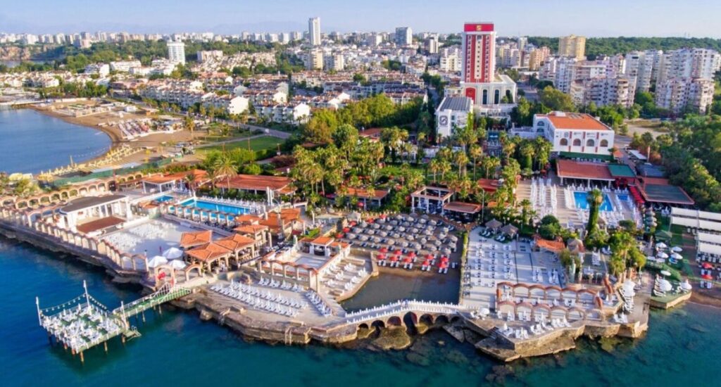 Club Hotel Sera s krásnou zahradou a blízko pláže