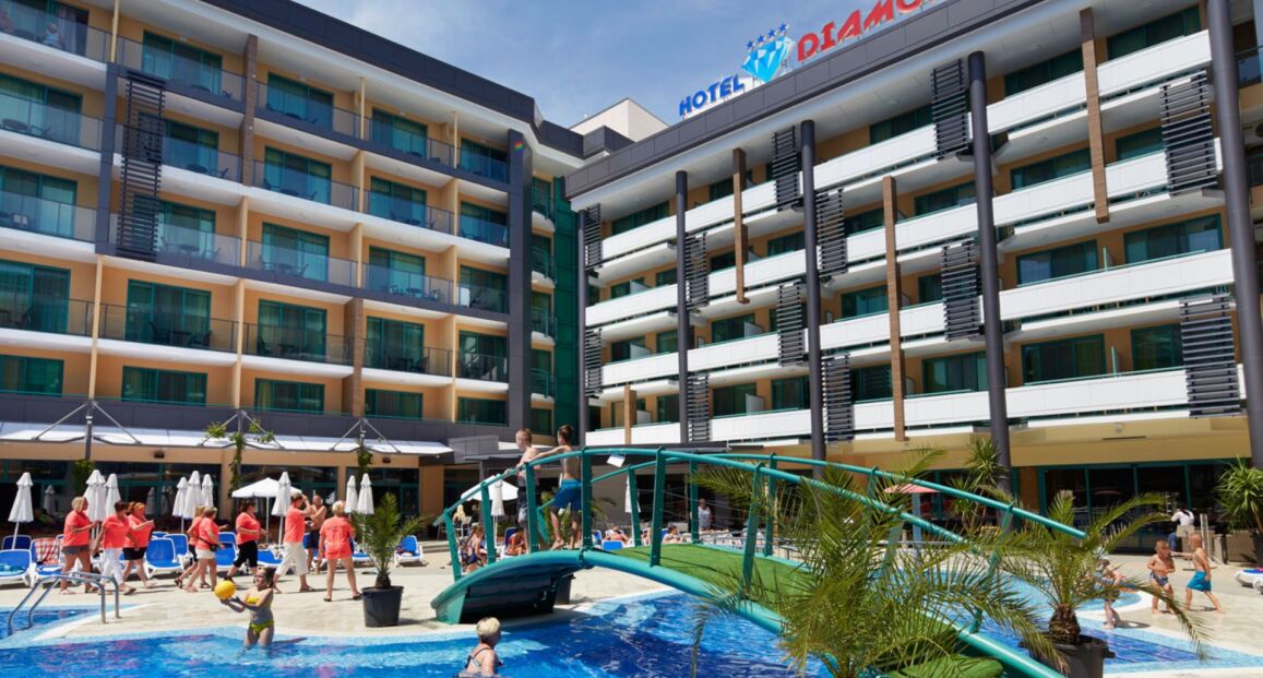 Hotel Diamond s bazénem a výhledem na moře
