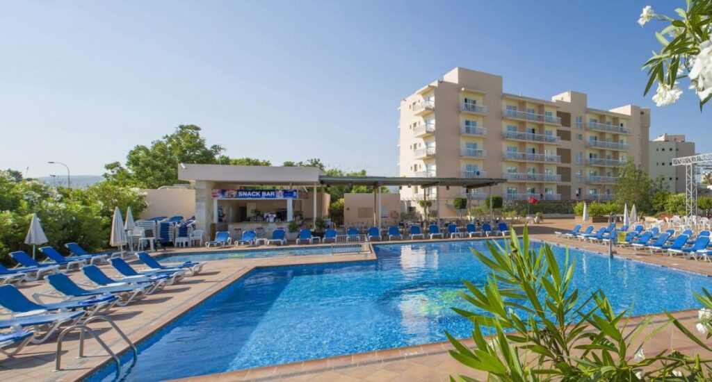 Hotel Invisa Es Pla pro dospělé v San Antoni na Ibize