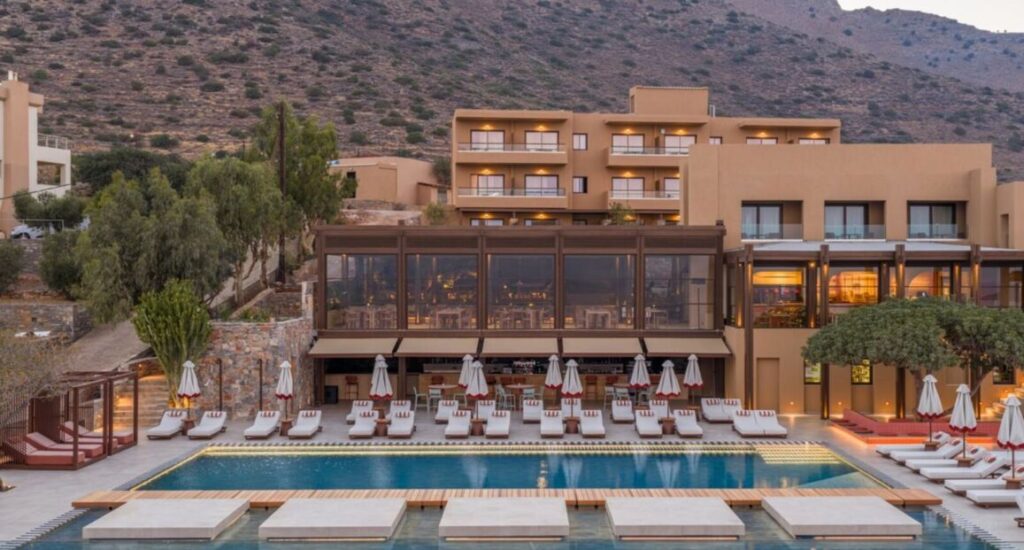 Hotel INNSiDE Elounda s výhledem na moře v Eloundě