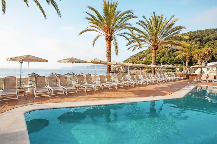 spanelsko ibiza cala san vincente grupotel imperio playa 1 800x2000 179