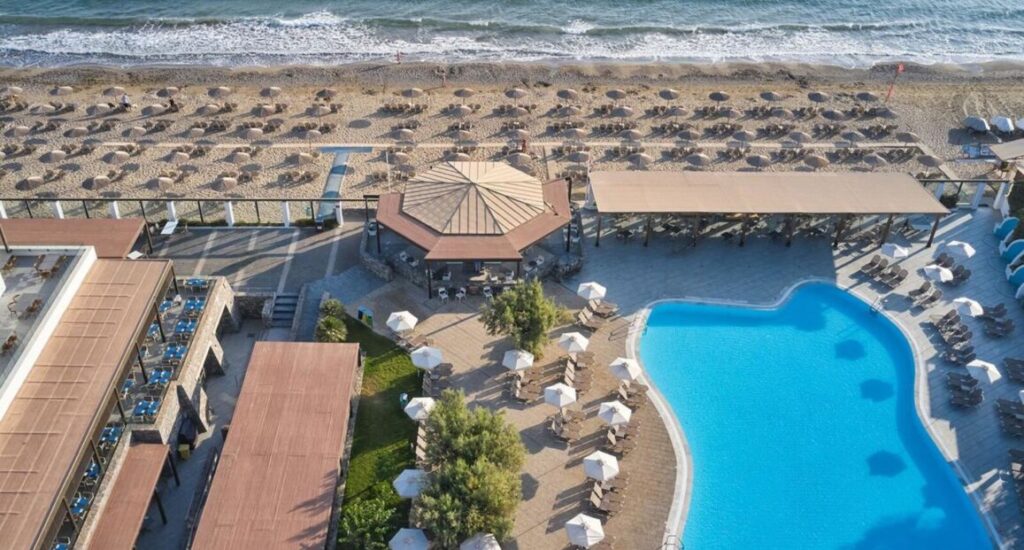 Hotel Atlantica Akti Zeus na Krétě s komfortním ubytováním a blízkostí pláže.