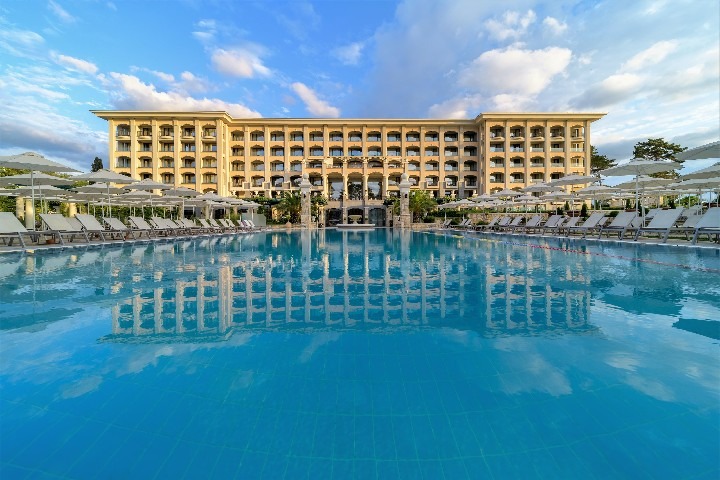 Hotel Astor Garden u pláže v letovisku Svatý Konstantin a Helena