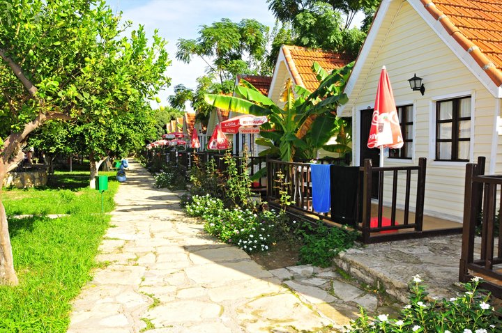 Bungalovy Nova Beach u písečné pláže v letovisku Side