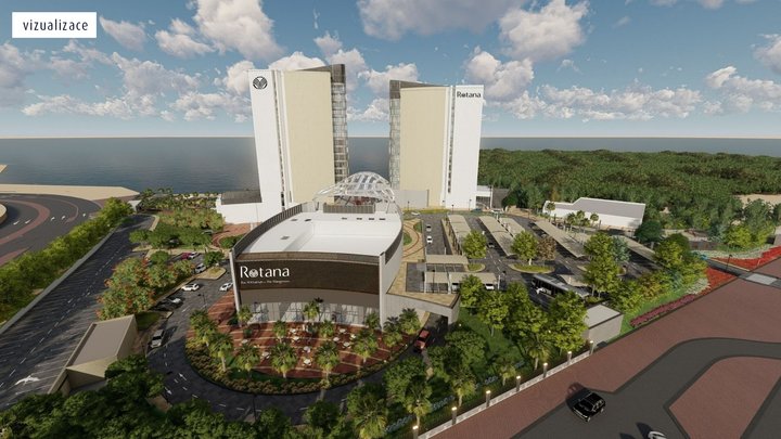Hotel Rotana Ras Al Khaimah u mangrovů s výhledem na moře.