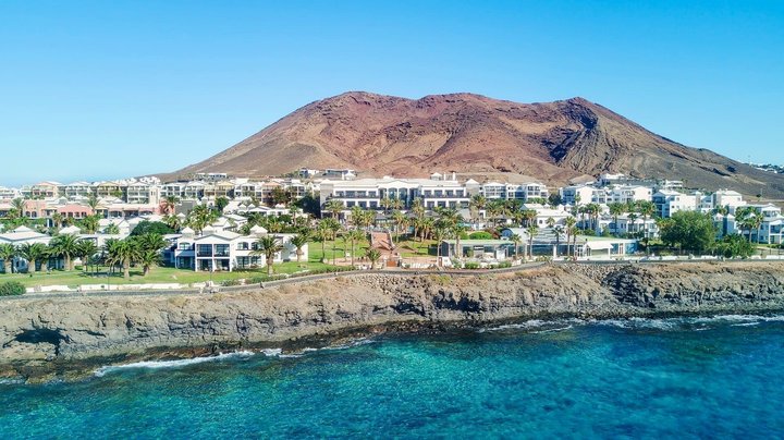 Hotel H10 Rubicon Horizons Collection u pláže Playa Flamingo na Lanzarote.