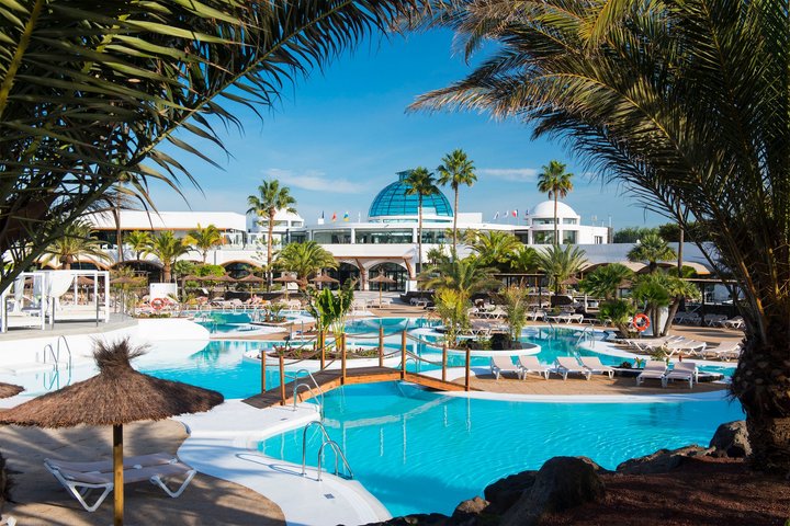 Hotel Elba Lanzarote Royal Village s bazény a zahradou