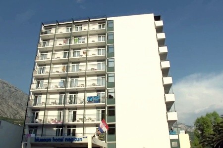Bluesun Hotel Neptun blízko pláže na Makarské riviéře