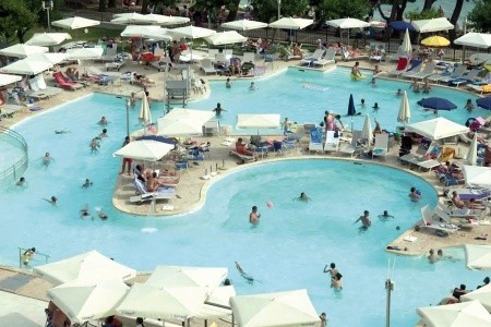 Bluesun Hotel Neptun blízko pláže na Makarské riviéře