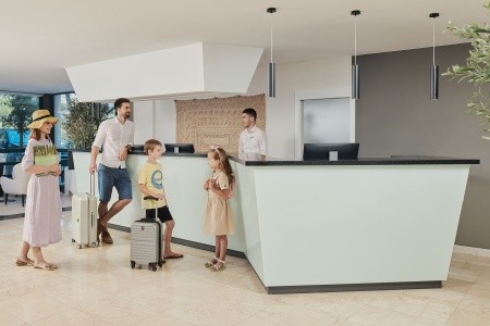 Bluesun Hotel Neptun blízko pláže na Makarské riviéře