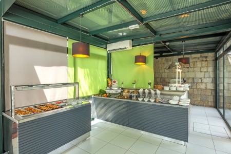 Bluesun Hotel Neptun blízko pláže na Makarské riviéře