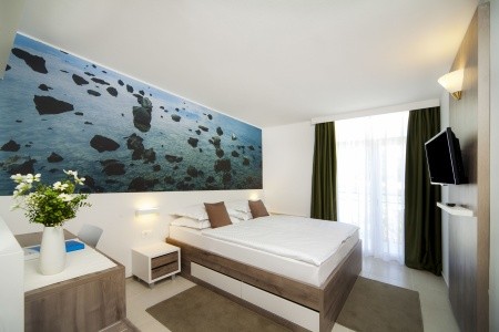 Bluesun Hotel Neptun blízko pláže na Makarské riviéře