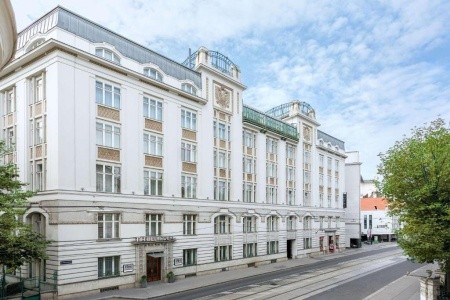 Stylový hotel NH Wien City Center v historické budově blízko zámku Belvedere.