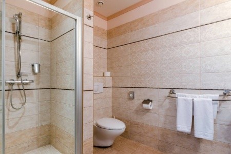 Hotel Hunguest Apollo v centru Hajdúszoboszló s wellness a termálními bazény.