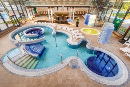 Hotel Hunguest Apollo v centru Hajdúszoboszló s wellness a termálními bazény.
