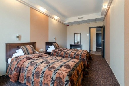 Hotel Hunguest Apollo v centru Hajdúszoboszló s wellness a termálními bazény.