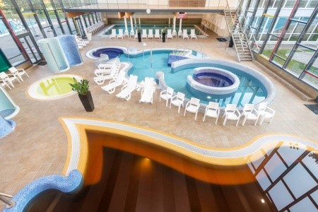 Hotel Hunguest Apollo v centru Hajdúszoboszló s wellness a termálními bazény.