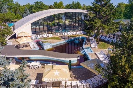 Hotel Hunguest Apollo v centru Hajdúszoboszló s wellness a termálními bazény.