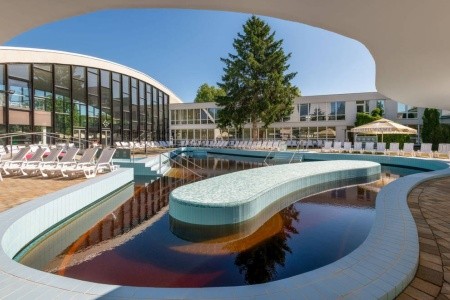 Hotel Hunguest Apollo v centru Hajdúszoboszló s wellness a termálními bazény.