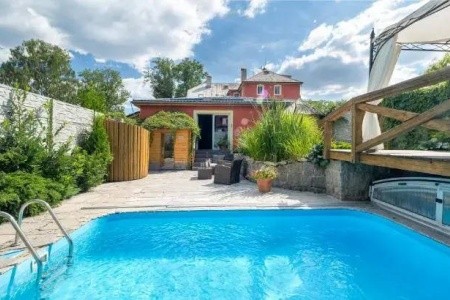 Pytloun Wellness Travel hotel v Liberci s wellness službami.