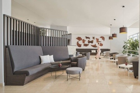 Bluesun Hotel Neptun blízko pláže na Makarské riviéře