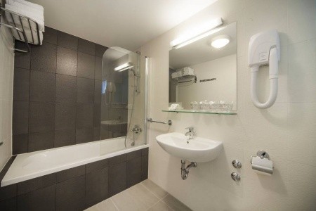 Bluesun Hotel Neptun blízko pláže na Makarské riviéře