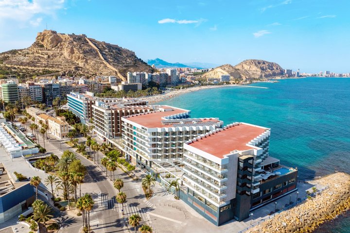 Hotel Melia Alicante u pláže v centru města