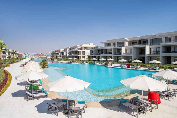 Rixos Premium Magawish Bay View u pláže s luxusním ubytováním